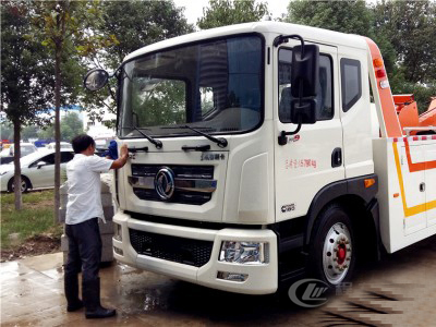 一拖一東風(fēng)D9清障車