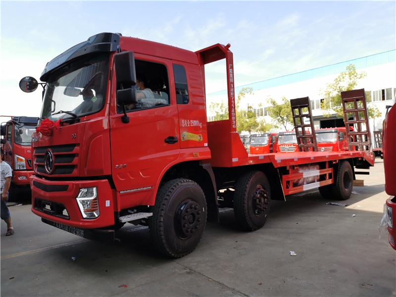 東風前四后四平板平板運輸車