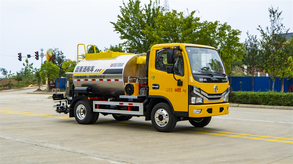 3方瀝青灑布車-東風多利卡3方瀝青灑布車